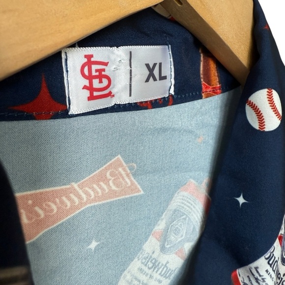 St. Louis Cardinals Budweiser Men's XL Graphic Print Button-Up Shirt MLB Casual - Picture 3 of 5